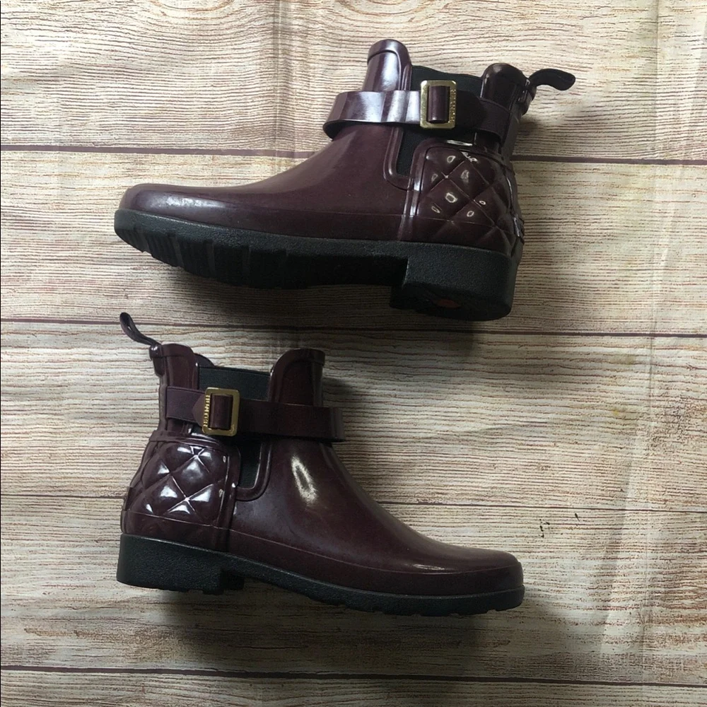 Hunter - Women's Original Refined Quilted Gloss Chelsea Boot in burgundy/wine‎